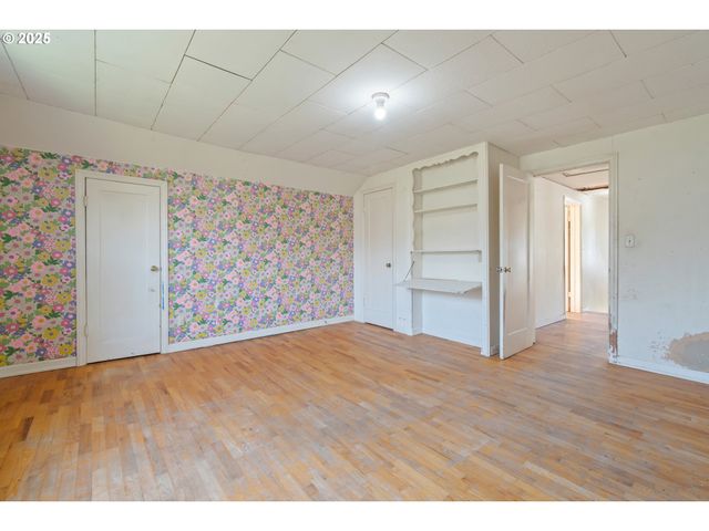 412 GARDNER Ave, Drain, OR 97435