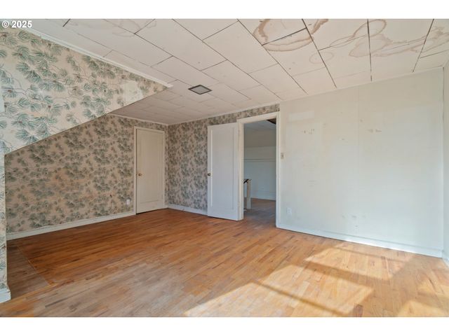 412 GARDNER Ave, Drain, OR 97435