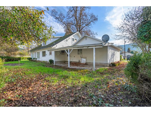412 GARDNER Ave, Drain, OR 97435