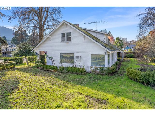 412 GARDNER Ave, Drain, OR 97435