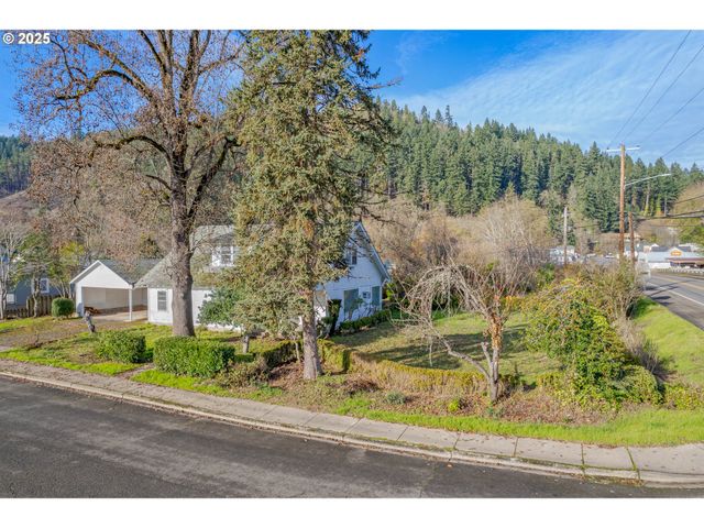 412 GARDNER Ave, Drain, OR 97435