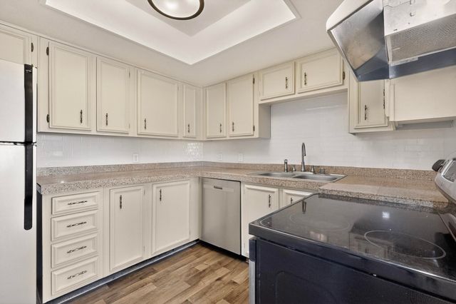 911 Country Club Drive SE APT F, Rio Rancho, NM 87124