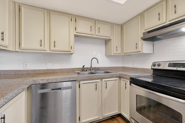 911 Country Club Drive SE APT F, Rio Rancho, NM 87124