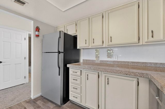 911 Country Club Drive SE APT F, Rio Rancho, NM 87124