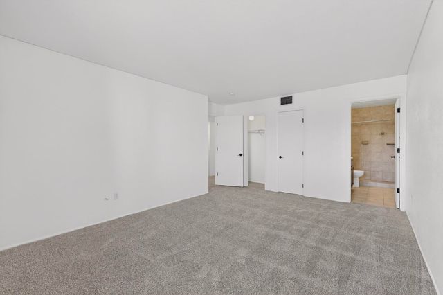 911 Country Club Drive SE APT F, Rio Rancho, NM 87124