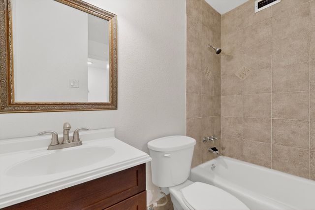 911 Country Club Drive SE APT F, Rio Rancho, NM 87124