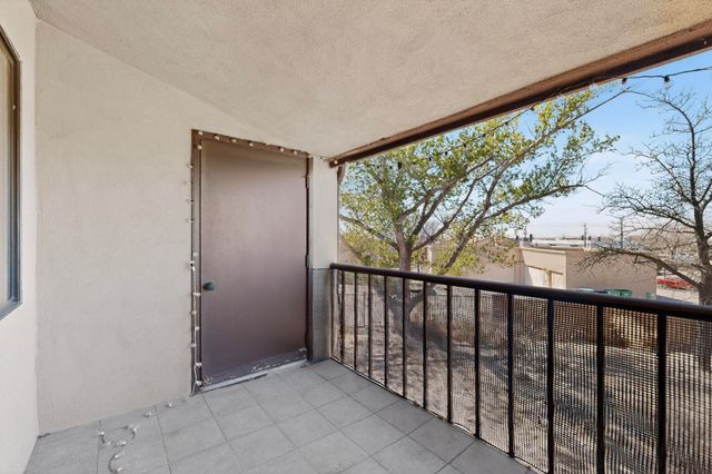 911 Country Club Drive SE APT F, Rio Rancho, NM 87124