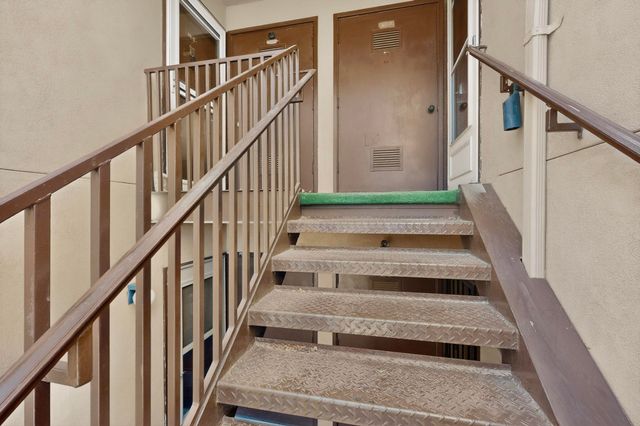 911 Country Club Drive SE APT F, Rio Rancho, NM 87124