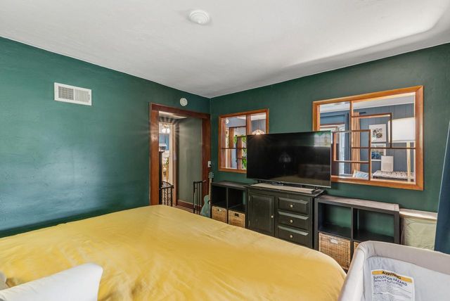2154 S 69th STREET, West Allis, WI 53219