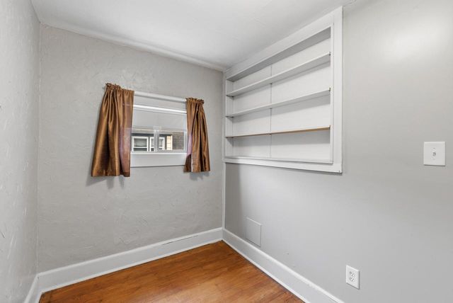 2154 S 69th STREET, West Allis, WI 53219