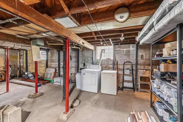 2154 S 69th STREET, West Allis, WI 53219