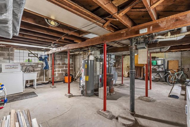 2154 S 69th STREET, West Allis, WI 53219