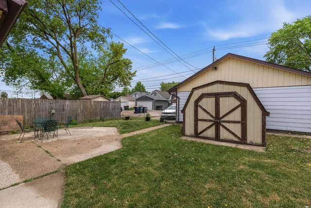 2154 S 69th STREET, West Allis, WI 53219