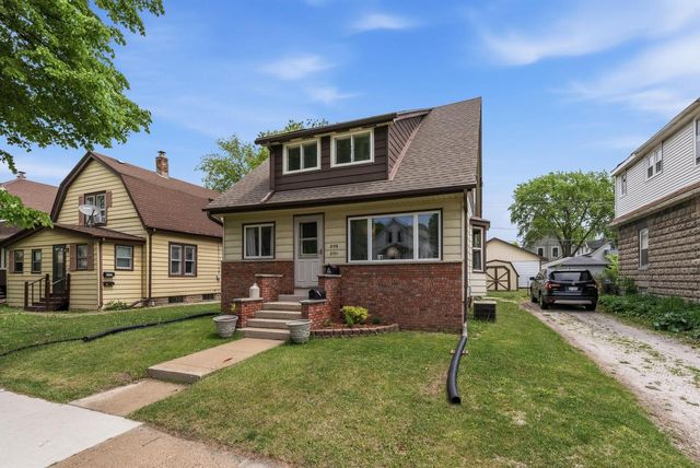 2154 S 69th STREET, West Allis, WI 53219