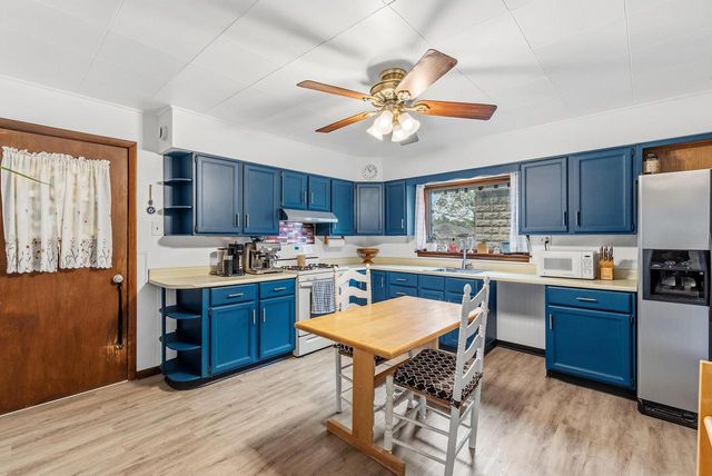 2154 S 69th STREET, West Allis, WI 53219