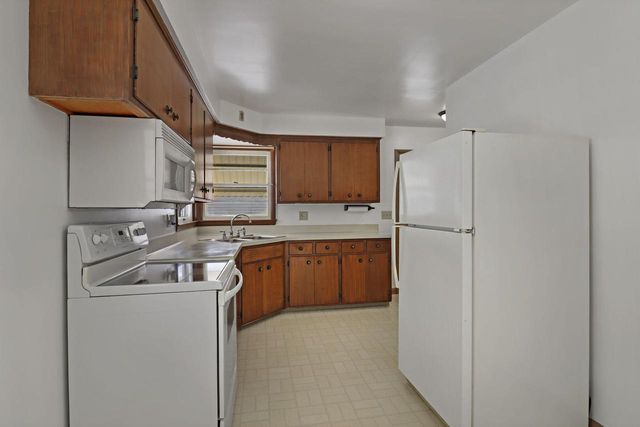 2400 Rupert BOULEVARD, Racine, WI 53405