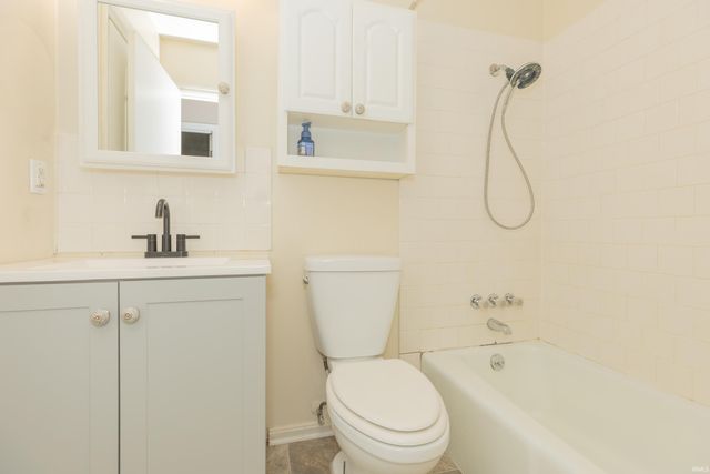 1020 Martin Lane, Evansville, IN 47715