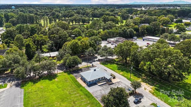492 W Main Street, Forest City, NC 28043