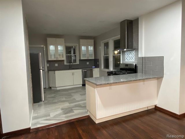 664 Gladstone Avenue, Detroit, MI 48202