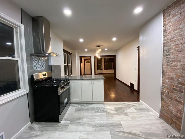 664 Gladstone Avenue, Detroit, MI 48202