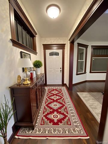 664 Gladstone Avenue, Detroit, MI 48202