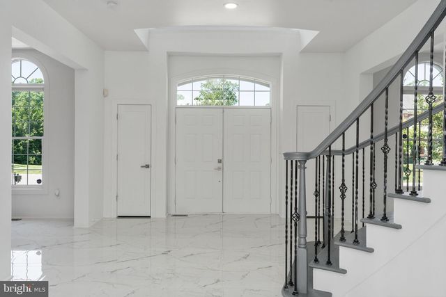 9311 OCCOQUAN OVERLOOK DR, Lorton, VA 22079