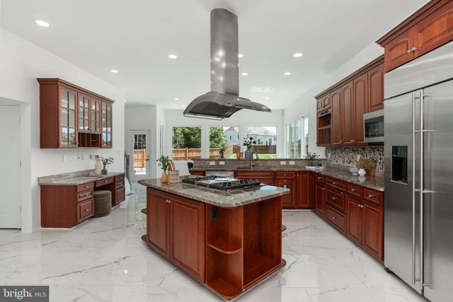 9311 OCCOQUAN OVERLOOK DR, Lorton, VA 22079