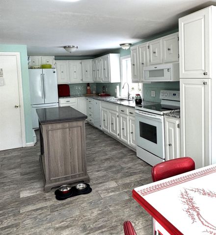 9 Bohanon Bridge Road, Brookline, NH 03033