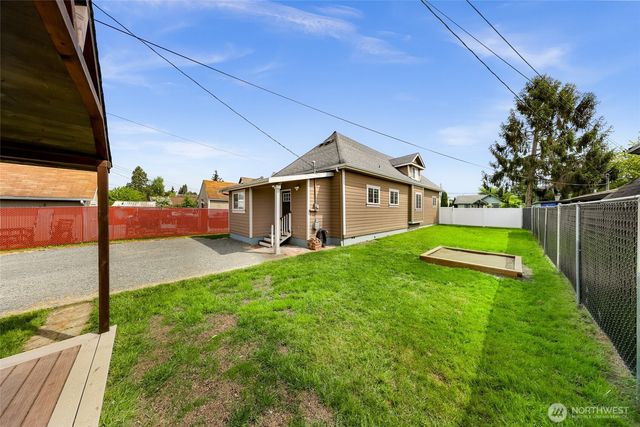 1418 Maple Street, Everett, WA 98201