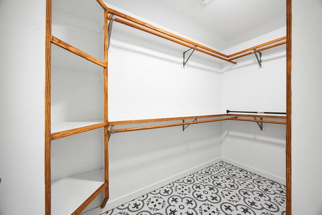 240 Pin Oak Way, Kerrville, TX 78028