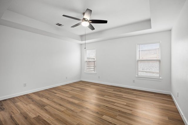 240 Pin Oak Way, Kerrville, TX 78028