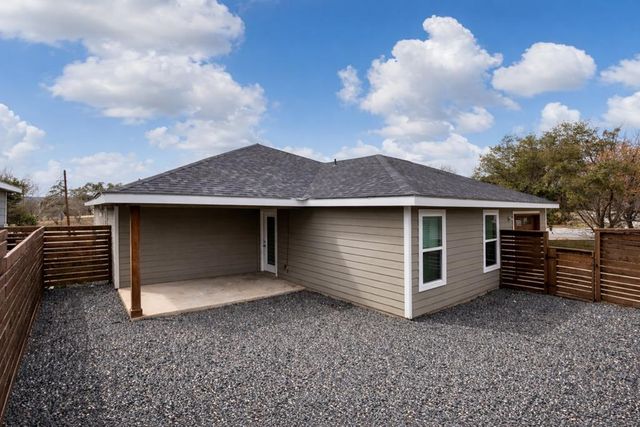 240 Pin Oak Way, Kerrville, TX 78028