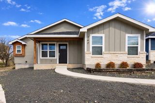 240 Pin Oak Way, Kerrville, TX 78028