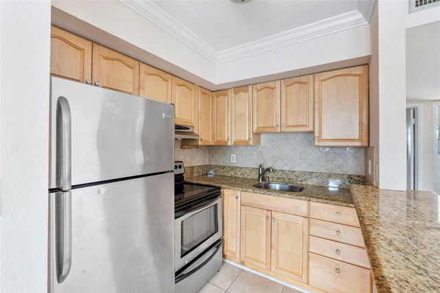 4050 NE 12th Terrace 39-2, Oakland Park, FL 33334