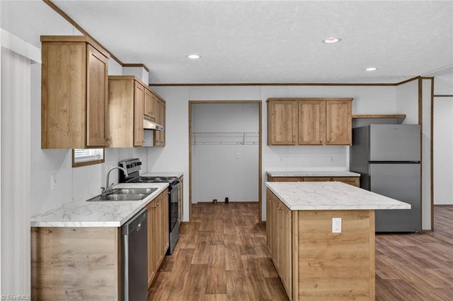 194 Harvick Lane, Lexington, NC 27292