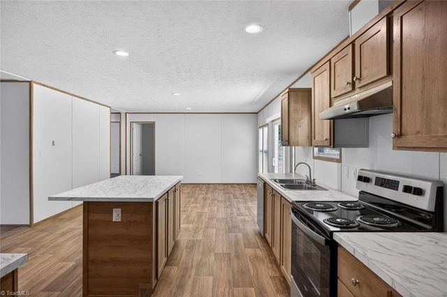 194 Harvick Lane, Lexington, NC 27292