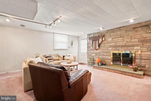 627 MEADOW RD, Huntingdon Valley, PA 19006