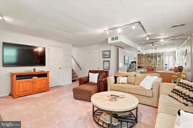 627 MEADOW RD, Huntingdon Valley, PA 19006