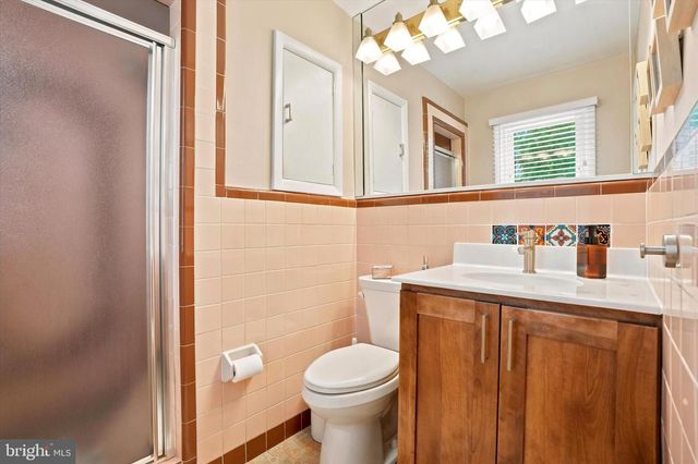 627 MEADOW RD, Huntingdon Valley, PA 19006