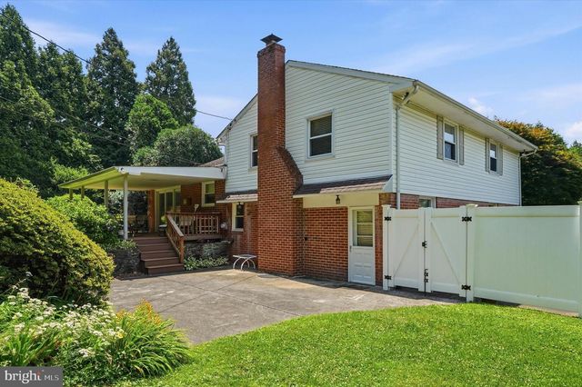 627 MEADOW RD, Huntingdon Valley, PA 19006