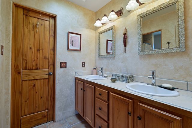 12 Gaviota Road, Santa Fe, NM 87508