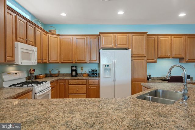 1210 CANTEBURY DR, Mount Joy, PA 17552