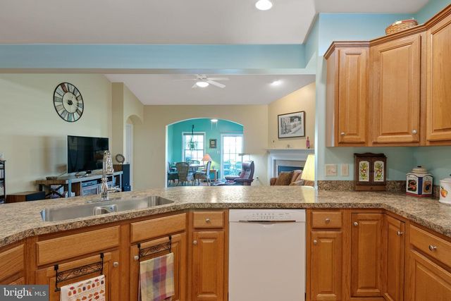 1210 CANTEBURY DR, Mount Joy, PA 17552