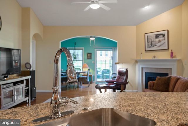 1210 CANTEBURY DR, Mount Joy, PA 17552