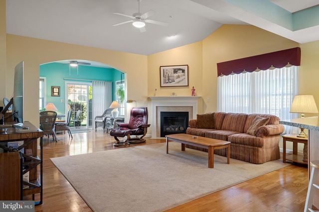 1210 CANTEBURY DR, Mount Joy, PA 17552