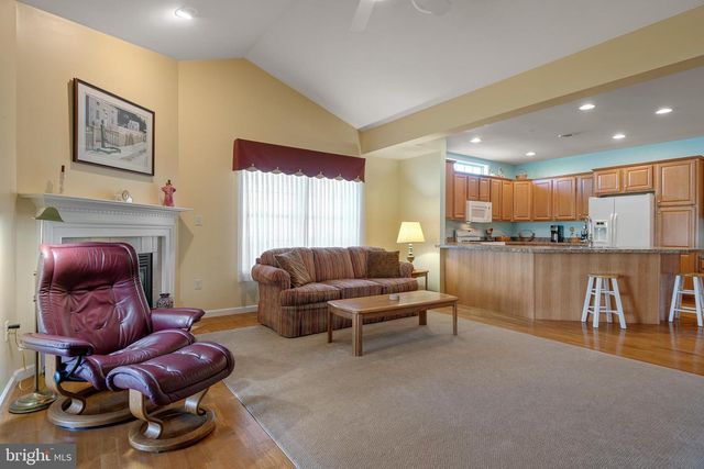 1210 CANTEBURY DR, Mount Joy, PA 17552