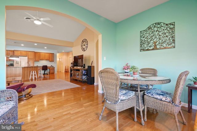 1210 CANTEBURY DR, Mount Joy, PA 17552