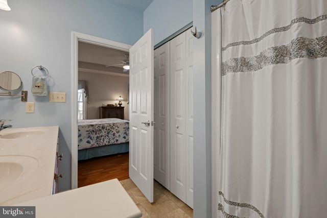 1210 CANTEBURY DR, Mount Joy, PA 17552