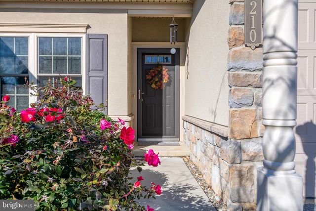 1210 CANTEBURY DR, Mount Joy, PA 17552