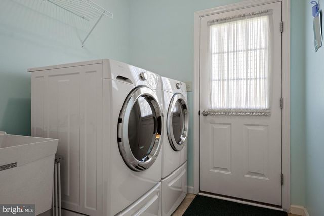 1210 CANTEBURY DR, Mount Joy, PA 17552